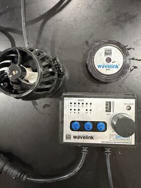 253-2300 Innovative Marine Auqa Gadget Midsize Wavelink Dc Aio Powerhead Gph