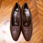 New Salamander Comod Brown Leather Med Heel Pump Shoes Size 8.5W Made In Germany. Fixed Price $53.99.